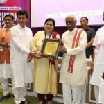 Mrs. Punam Gupta Honored with Ayushcon Excellence Award