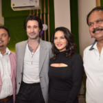 Sunny Leone stands up for 'Beauty without Cruelty' with Naturals Beauty Academy-Starstruck by Sunny Leone collab: launches Naturals Borivali outlet Sunny Leone stands up for 'Beauty without Cruelty' with Naturals Beauty Academy-Starstruck by Sunny Leone collab: launches Naturals Borivali outlet