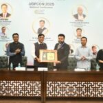 Dr. Lakshya Mittal Receives Dr. B.C. Roy Memorial Award from Union Minister Dr. Mansukh Mandaviya at UDFCON 2025