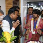 Bageshwar Baba at Sanskriti University: Inspires Students, Praises Values & Salutes - “Border Pe Jawan, Desh Ka Kisaan Hi Bharat Ke Asli Heroes!”