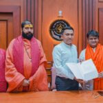 Hon’ble Chief Minister of Goa Felicitates His Holiness Rajrajeshwar Guruji on Siddhashram UK’s Silver Jubilee