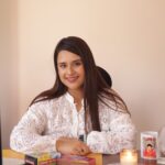 Resham Kamboj: A Leading Name in Akashic Reading, Mediumship and Spiritual Education in India